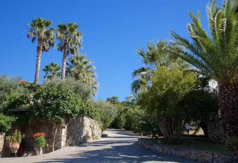 호텔 Geranion Village