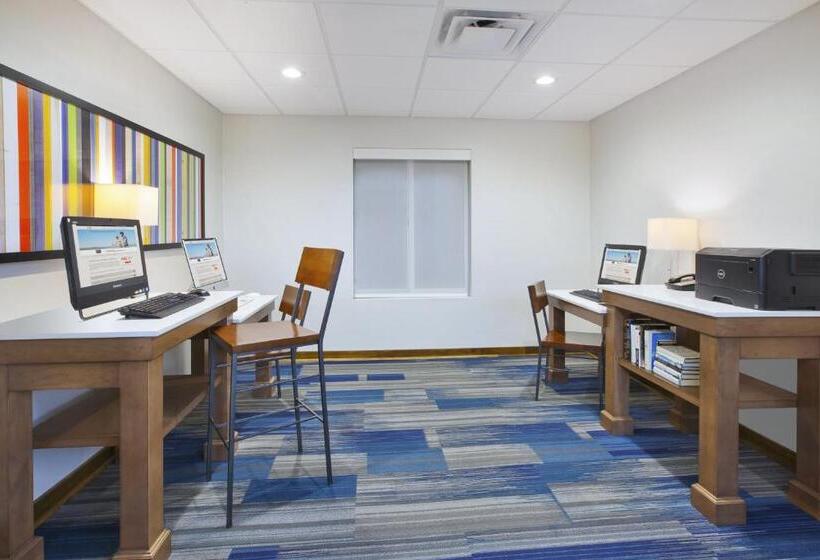 Holiday Inn Express Hotel & Suites Auburn Hills, An Ihg