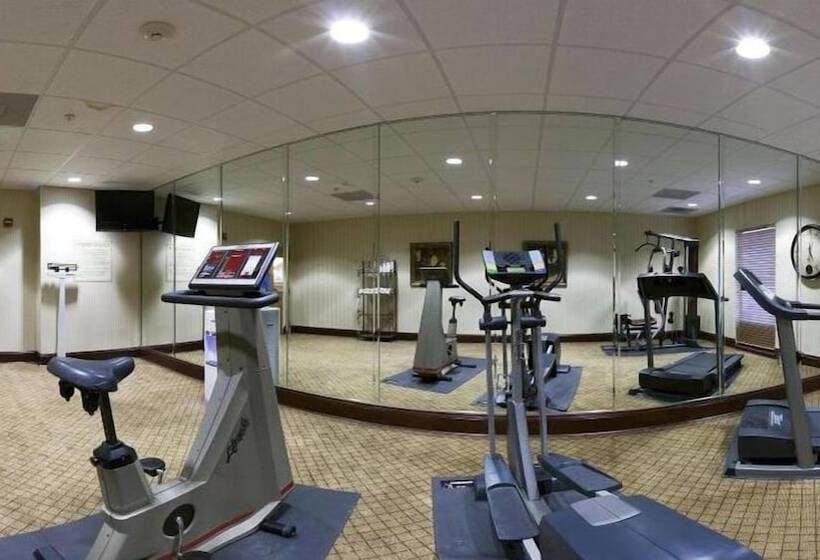 Отель Holiday Inn Express & Suites   Greenwood By Ihg