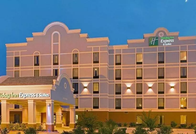 Отель Holiday Inn Express & Suites   Greenwood By Ihg