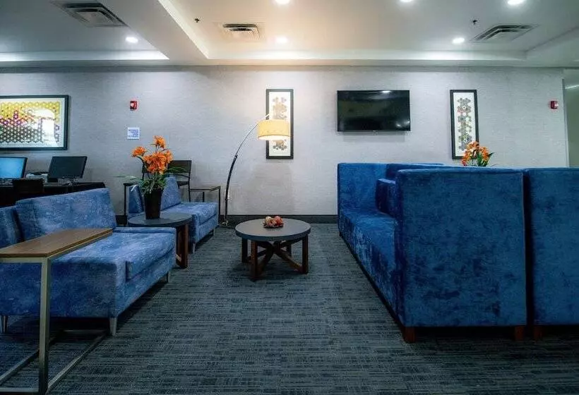 Holiday Inn Express Hotel & Suites Kansas City   Grandview, An Ihg