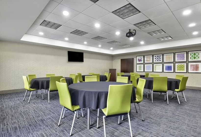 Holiday Inn Express Hotel & Suites Kansas City Grandview, An Ihg