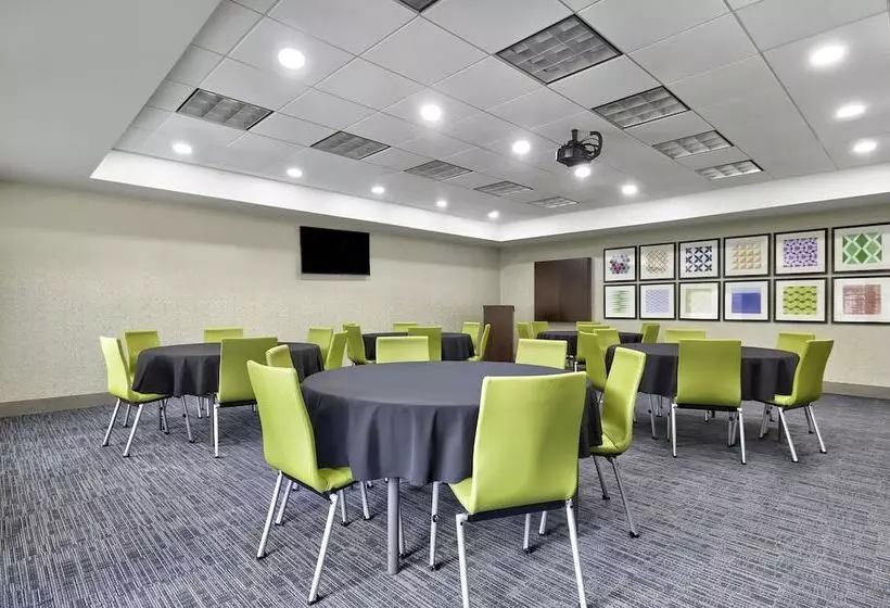 Holiday Inn Express Hotel & Suites Kansas City   Grandview, An Ihg