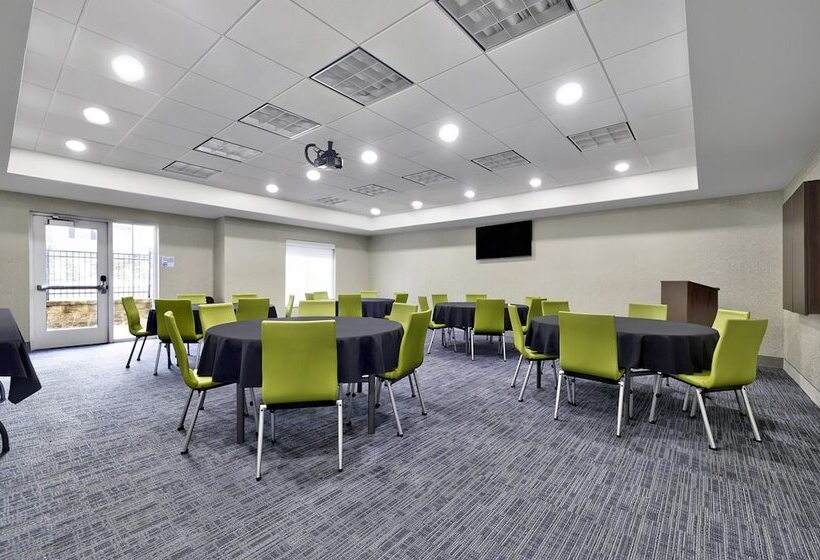 Holiday Inn Express Hotel & Suites Kansas City Grandview, An Ihg