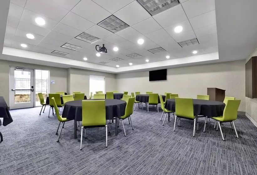 Holiday Inn Express Hotel & Suites Kansas City   Grandview, An Ihg