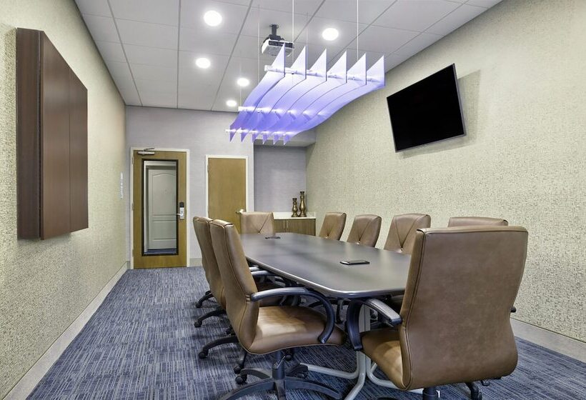 Holiday Inn Express Hotel & Suites Kansas City Grandview, An Ihg