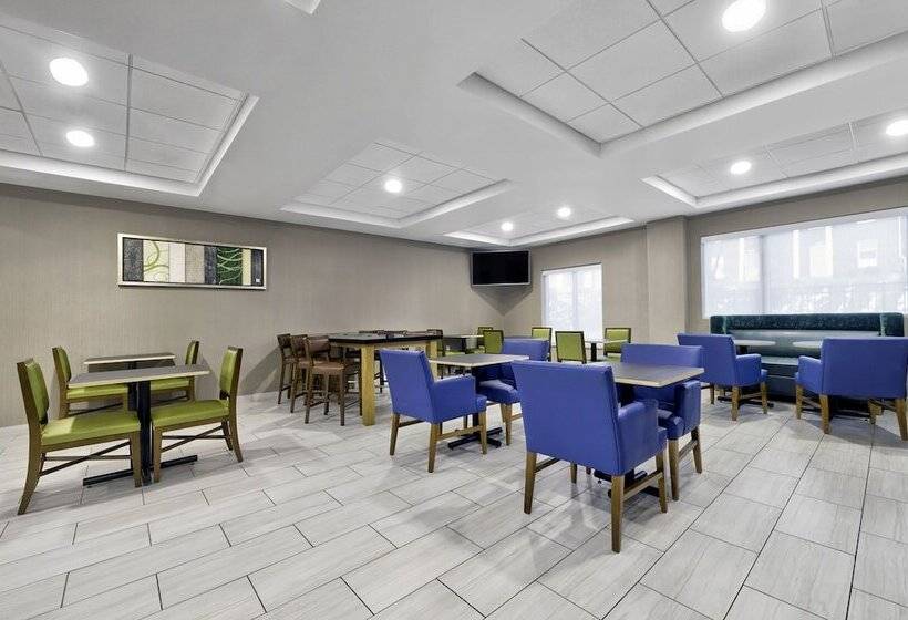 Holiday Inn Express Hotel & Suites Kansas City Grandview, An Ihg