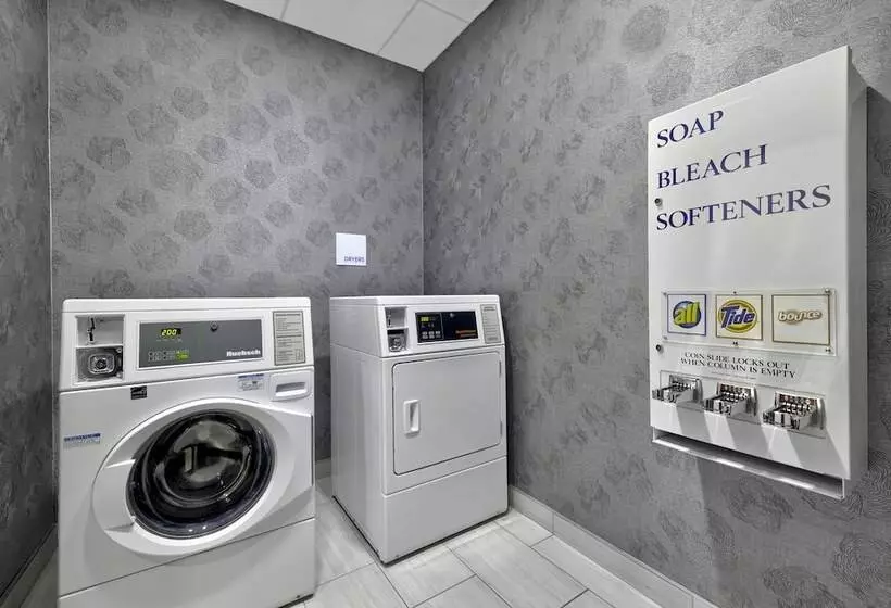 Holiday Inn Express Hotel & Suites Kansas City   Grandview, An Ihg