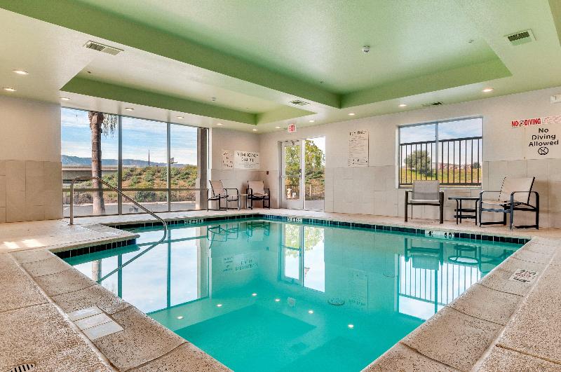 Holiday Inn Express Hotel & Suites Lake Elsinore, An Ihg