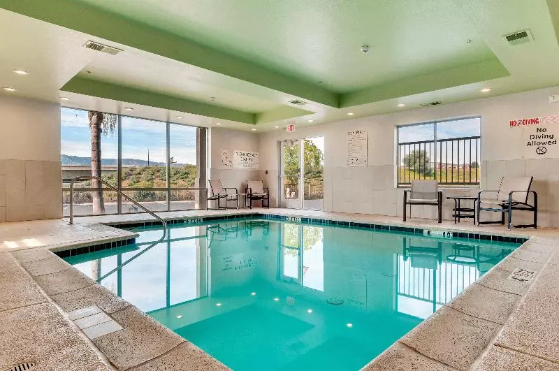 Holiday Inn Express Hotel & Suites Lake Elsinore, An Ihg