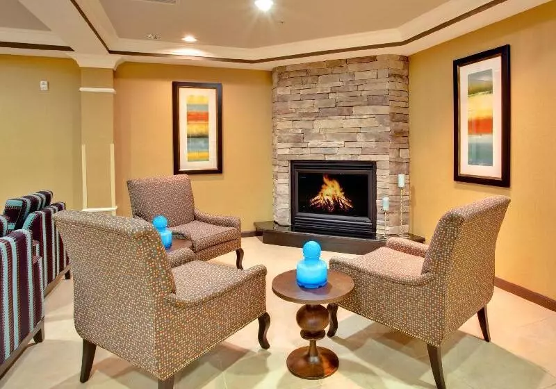 Holiday Inn Express Hotel & Suites Lake Elsinore, An Ihg