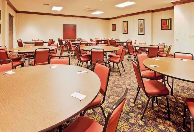 Holiday Inn Express Hotel & Suites Lucedale, An Ihg