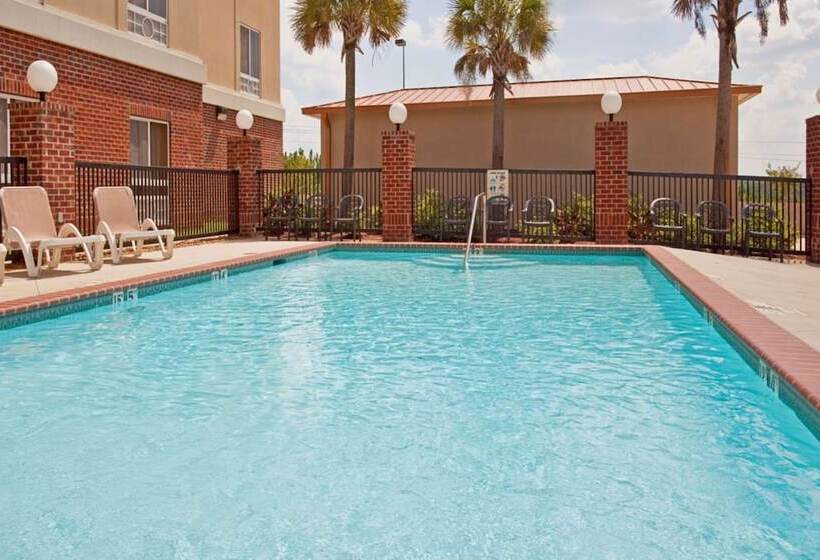 Holiday Inn Express Hotel & Suites Lucedale, An Ihg