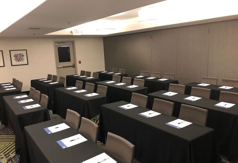 Holiday Inn Express Hotel & Suites Modesto Salida, An Ihg