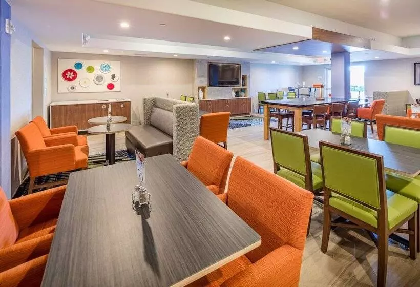Holiday Inn Express Hotel & Suites Modesto Salida, An Ihg