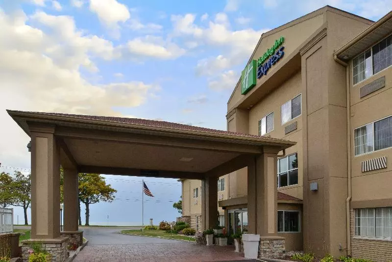 Holiday Inn Express Hotel & Suites Saint Joseph, An Ihg