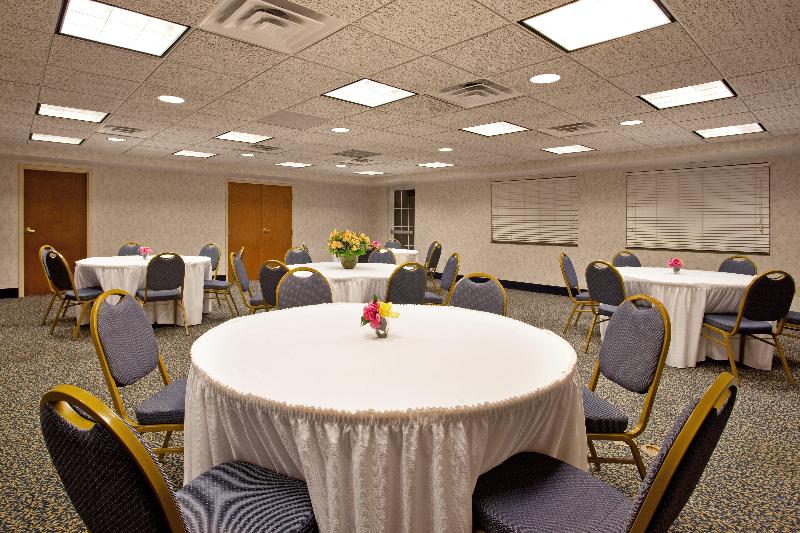 Holiday Inn Express Hotel & Suites Saint Joseph, An Ihg