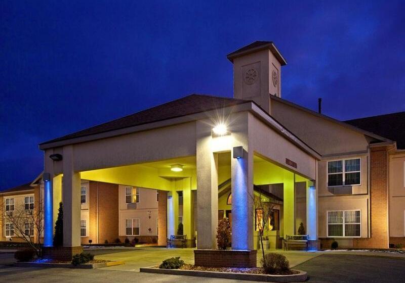 Отель Holiday Inn Express & Suites Bad Axe, An Ihg