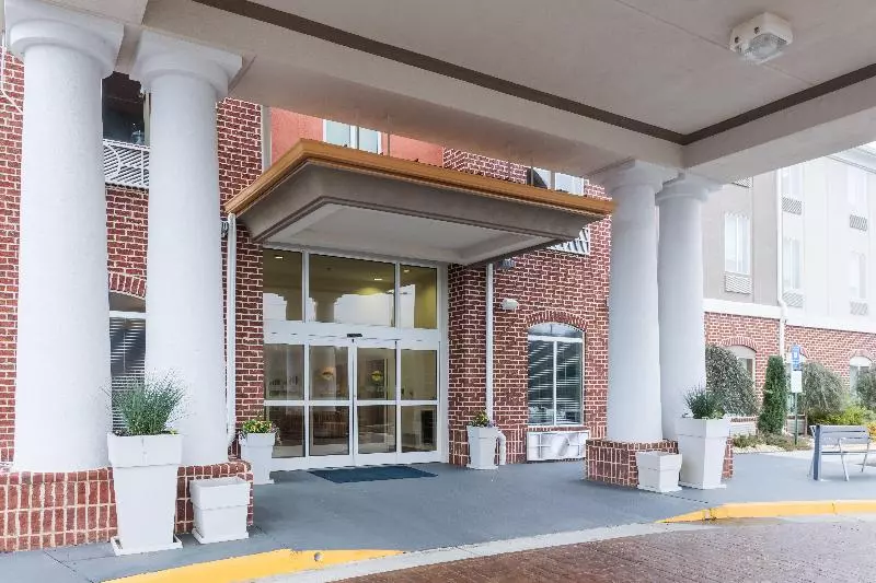 Отель Holiday Inn Express & Suites Bremen Ga, An Ihg