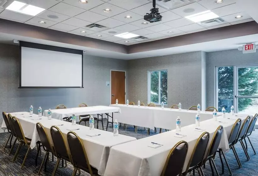 Отель Holiday Inn Express & Suites Bremen Ga, An Ihg