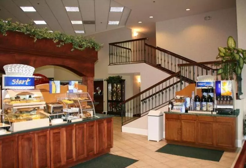 Holiday Inn Express Hotel & Suites Corinth By Ihg