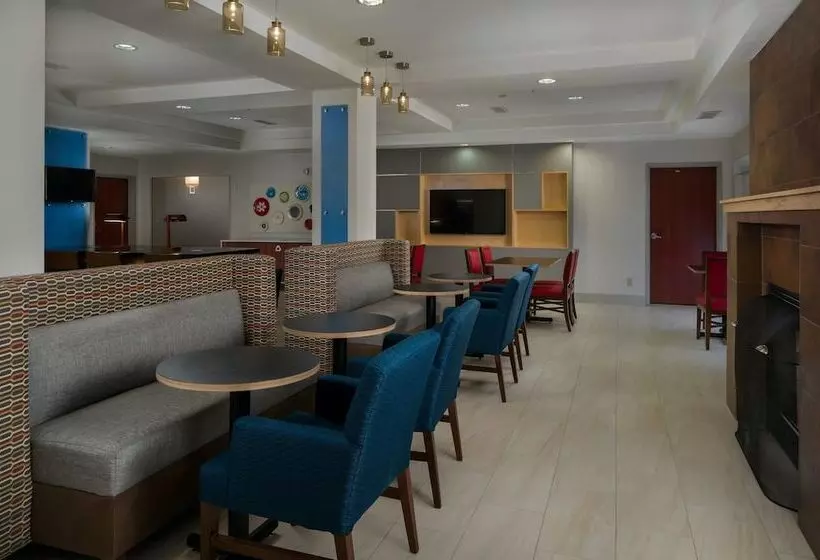 Hotel Holiday Inn Express Lawrence, An Ihg