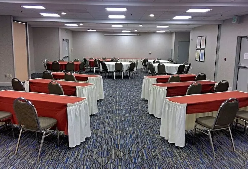 酒店 Holiday Inn Express & Suites Tracy, An Ihg