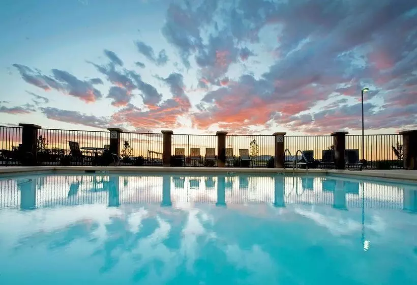 فندق Holiday Inn Express & Suites Willcox By Ihg