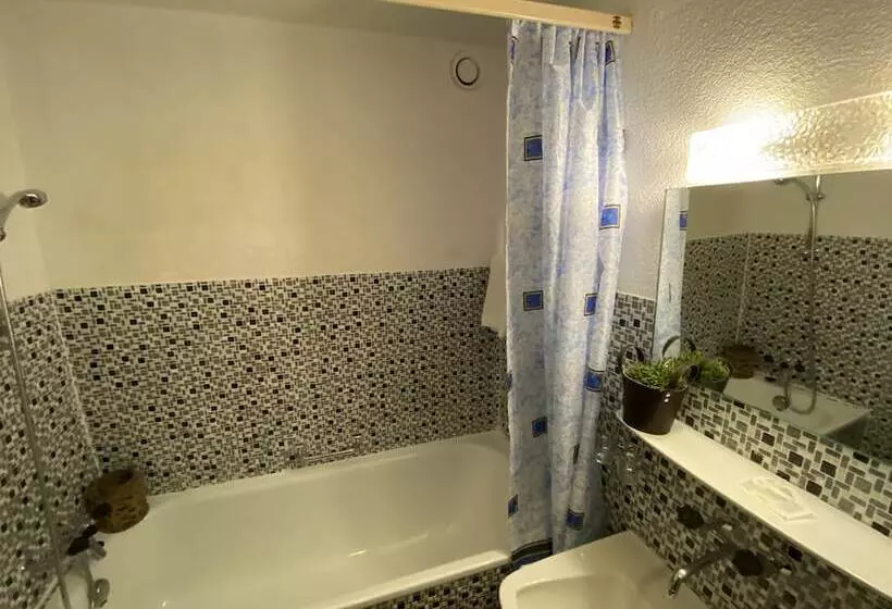 Отель Lodge Inn