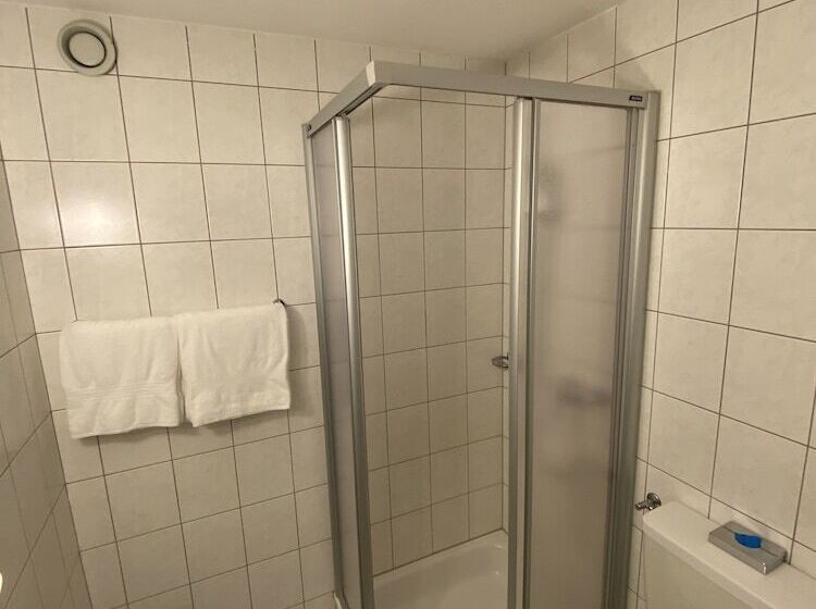 Отель Lodge Inn