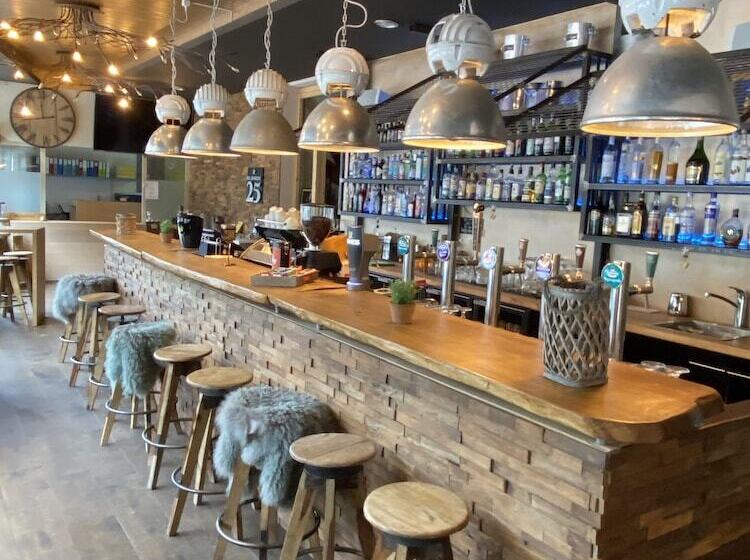 Отель Lodge Inn