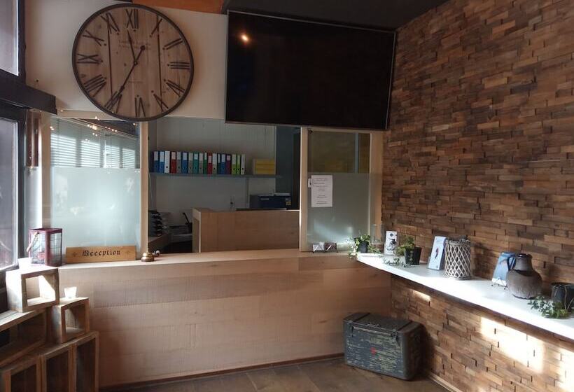 Отель Lodge Inn