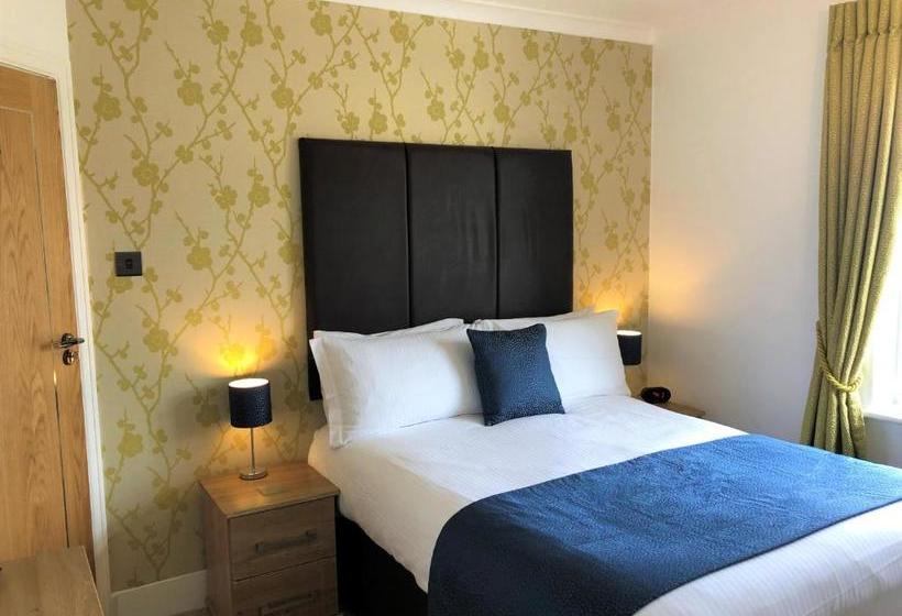 בית מלון כפרי Marine Court  Adults Only