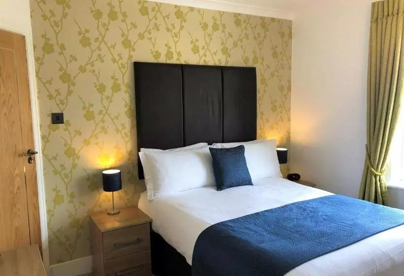 Отель Marine Court Adults Only