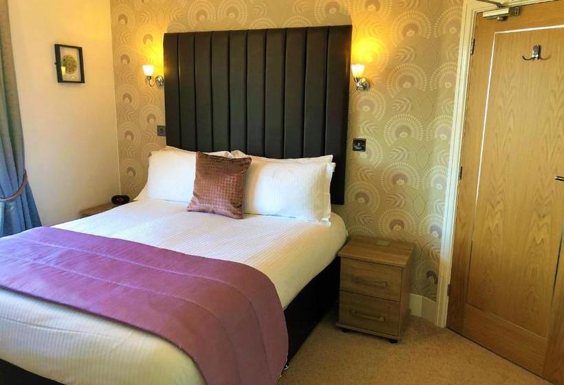 בית מלון כפרי Marine Court  Adults Only