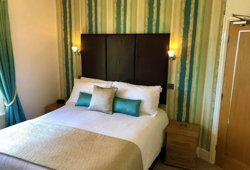 Отель Marine Court Adults Only