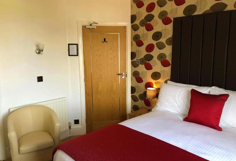 בית מלון כפרי Marine Court  Adults Only