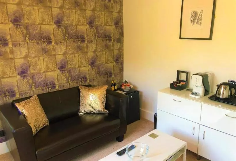 Отель Marine Court Adults Only