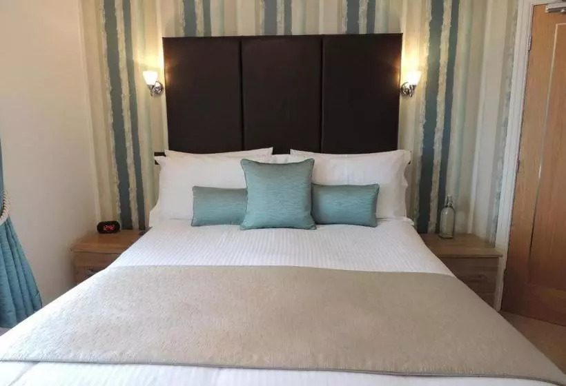 Отель Marine Court Adults Only