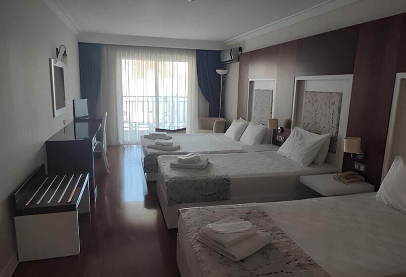 בית מלון כפרי Sentinus Beach