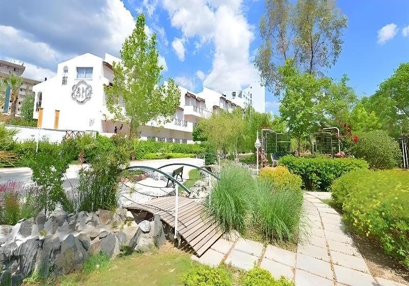 בית מלון כפרי Sentinus Beach