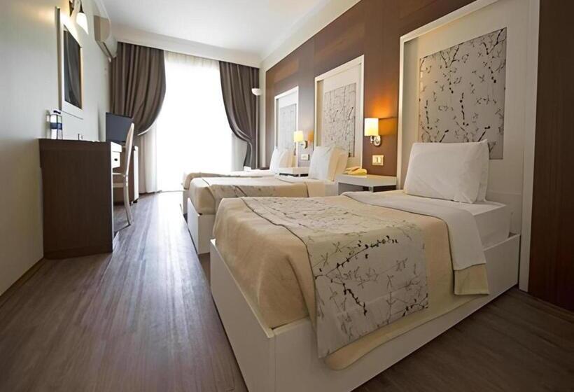 בית מלון כפרי Sentinus Beach