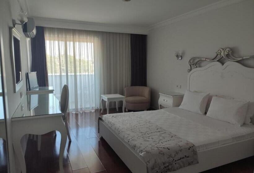 בית מלון כפרי Sentinus Beach