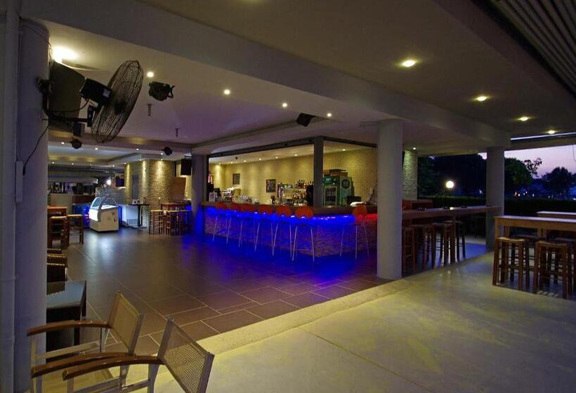 בית מלון כפרי Sun Beach