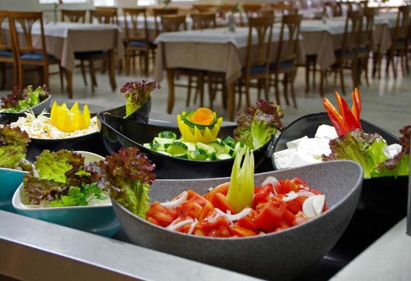 בית מלון כפרי Sun Beach