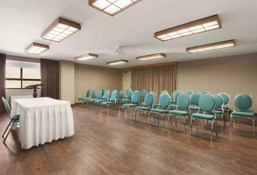 酒店 Travelodge By Wyndham Barrie