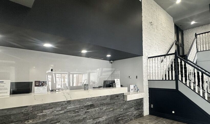 Отель Travelodge By Wyndham Barrie