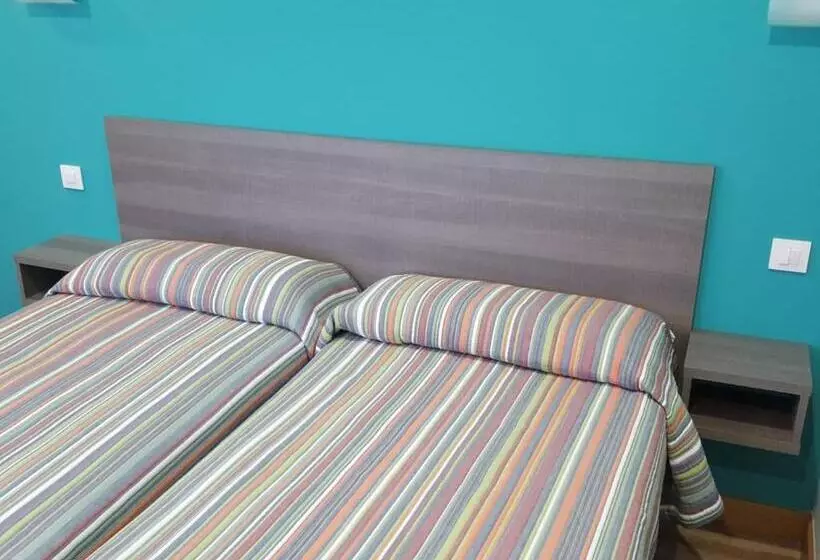 ペンション Hostal Rosi