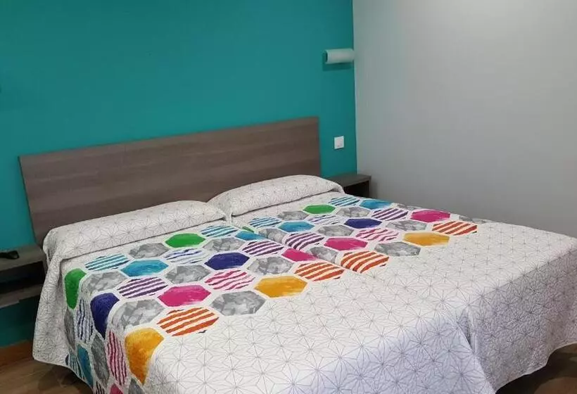 ペンション Hostal Rosi