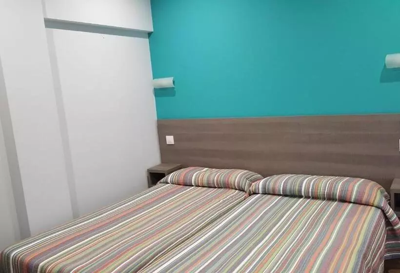 ペンション Hostal Rosi